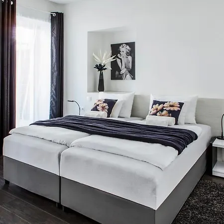 Hotel &