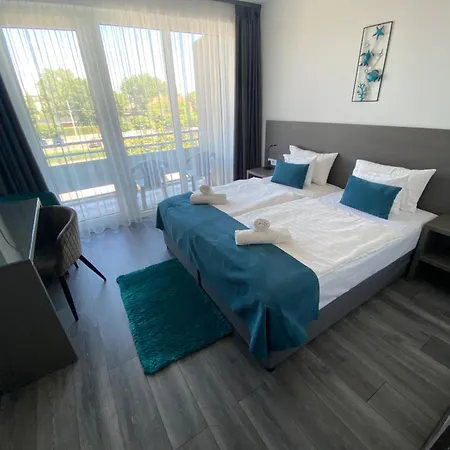 & Hotel 4*