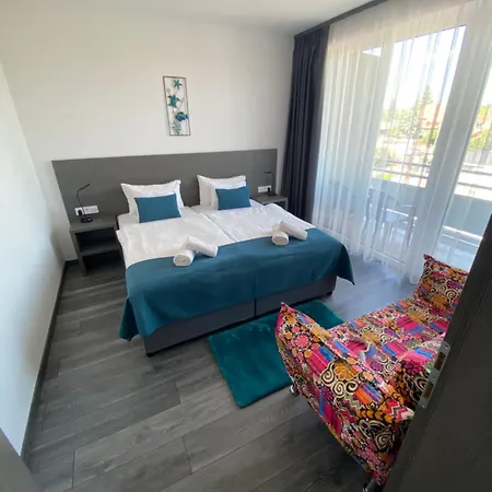 Hotel &