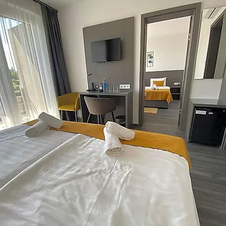 Hotel & Csopak