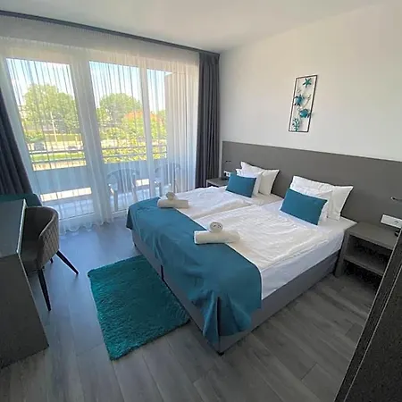 Hotel &