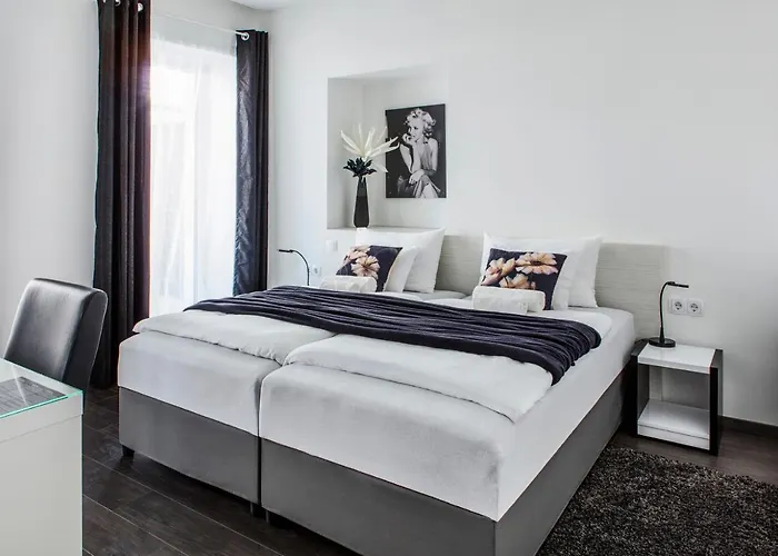 Hotel &