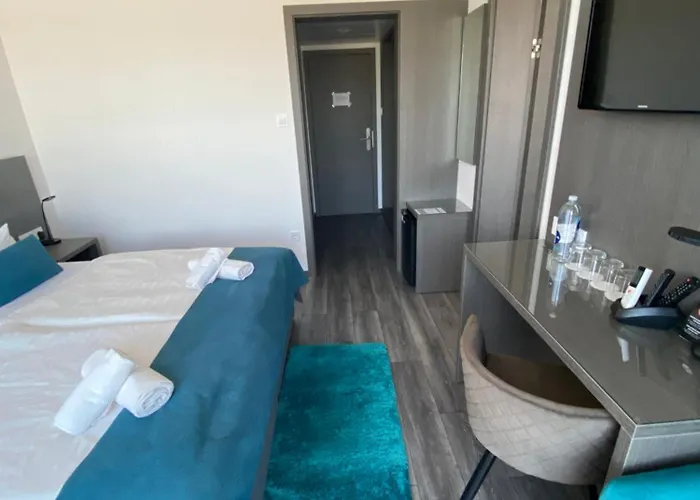 & Hotel