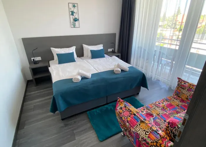Hotel &